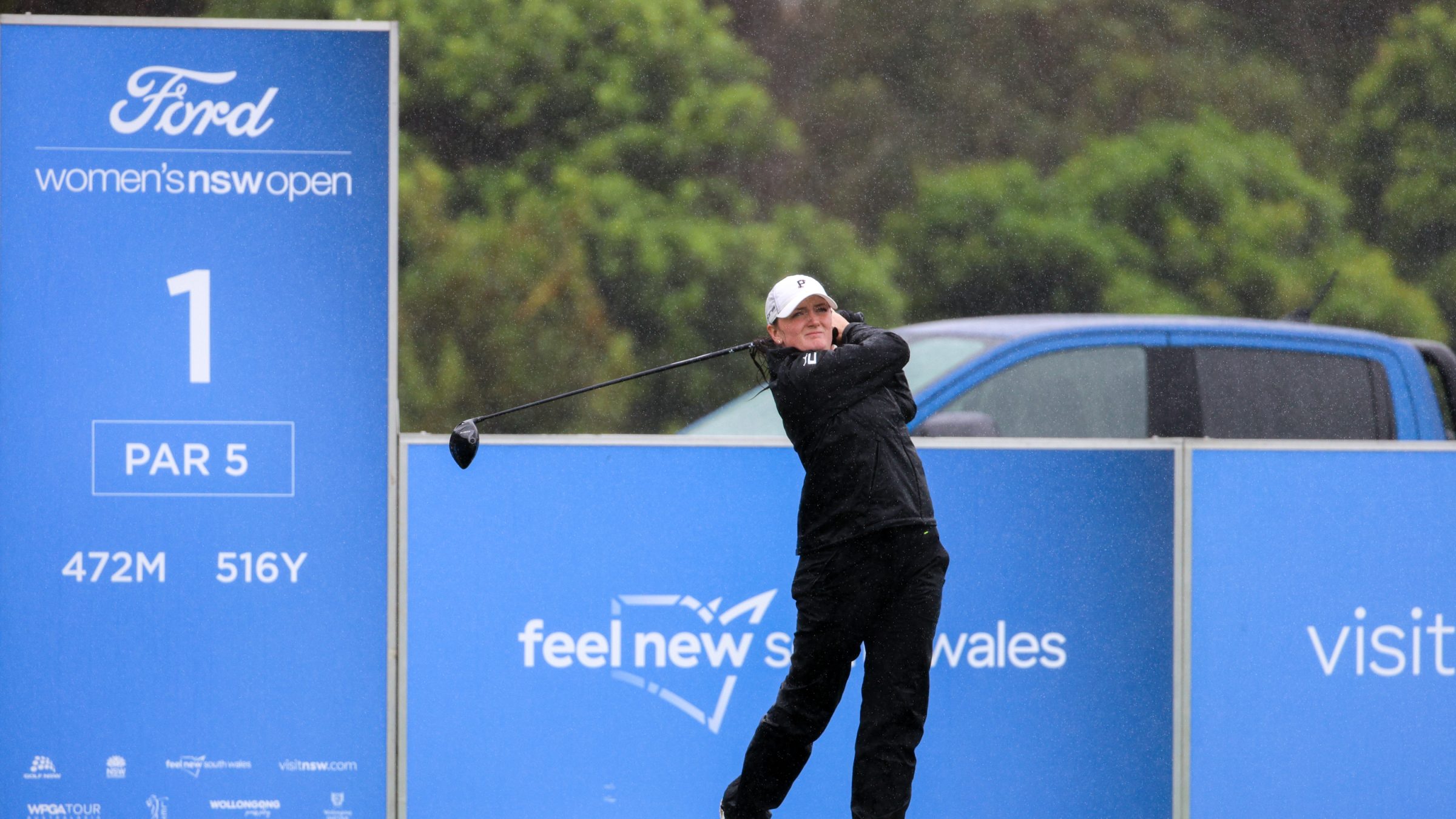 Charlotte Heath hitting a tee shot